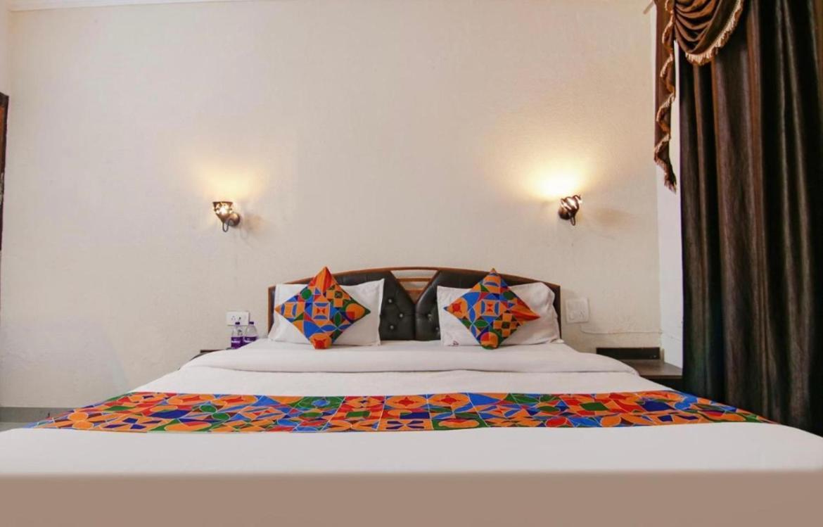 The For You Hotel & Restaurant Rishīkesh Exterior foto
