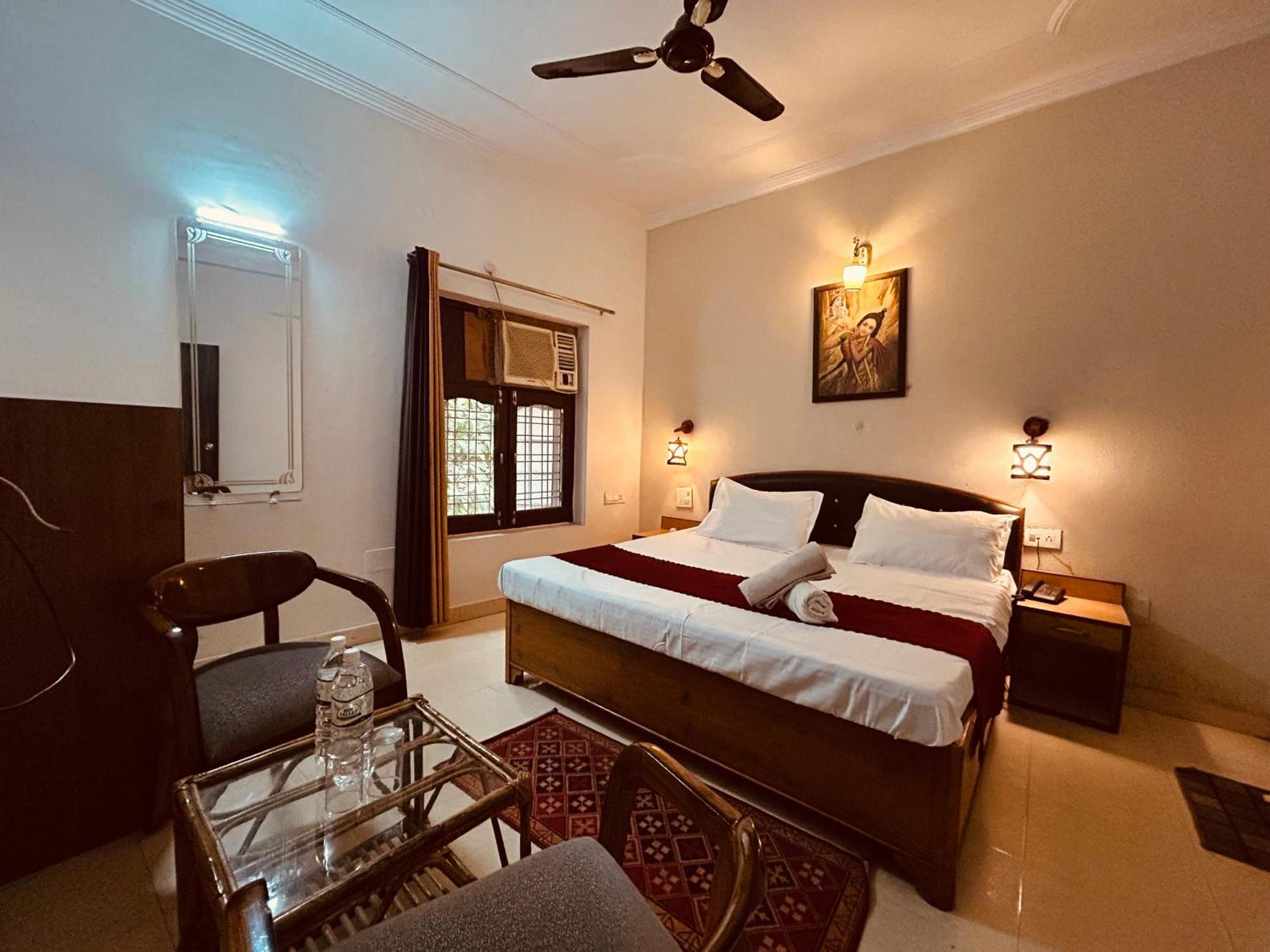The For You Hotel & Restaurant Rishīkesh Exterior foto