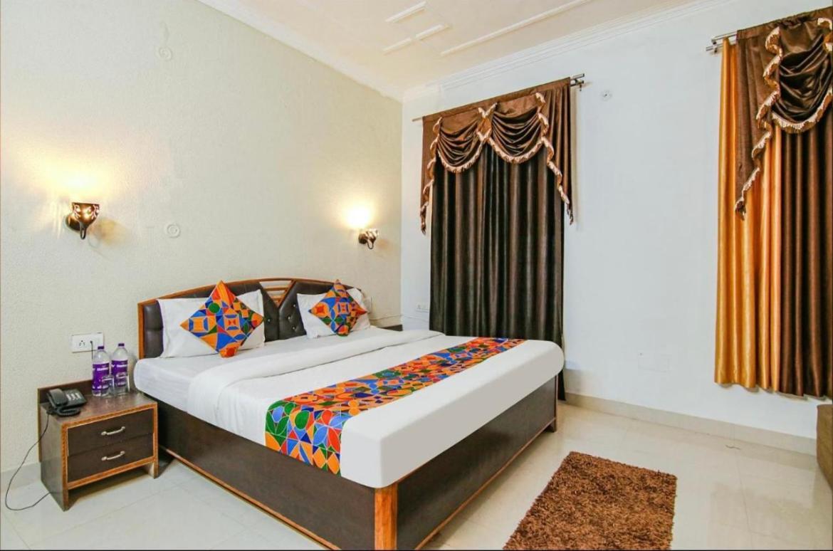 The For You Hotel & Restaurant Rishīkesh Exterior foto