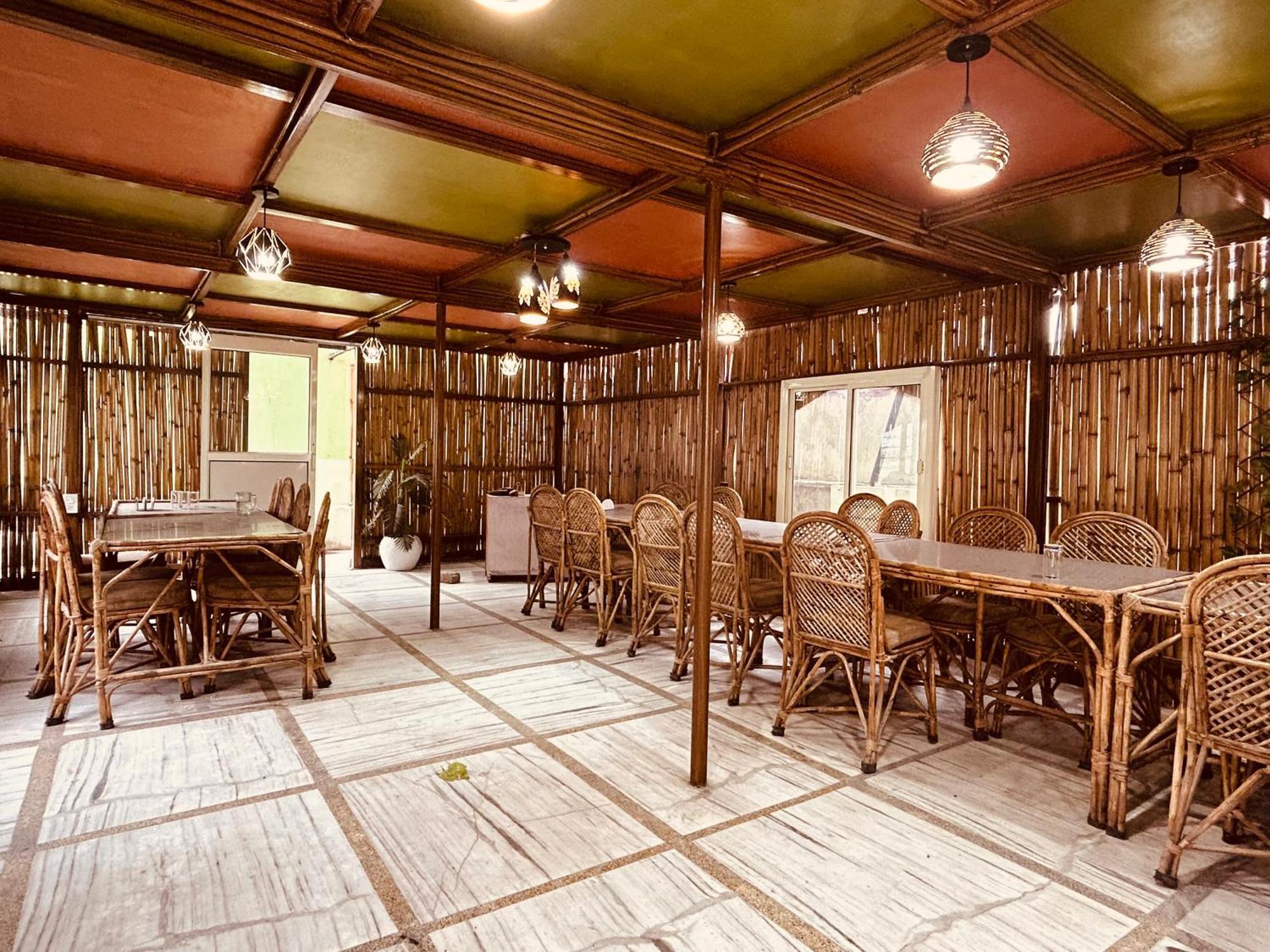 The For You Hotel & Restaurant Rishīkesh Exterior foto