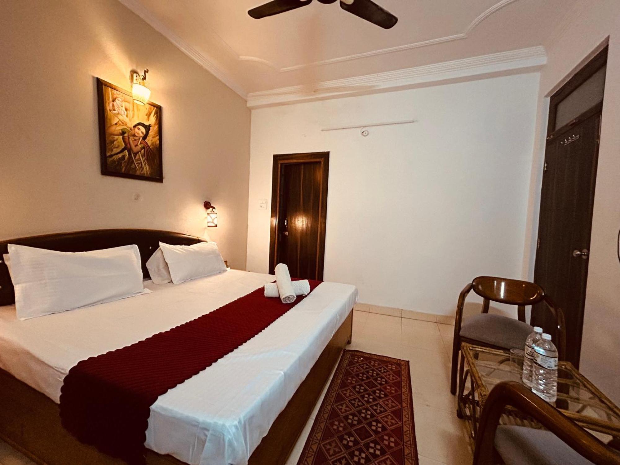The For You Hotel & Restaurant Rishīkesh Exterior foto