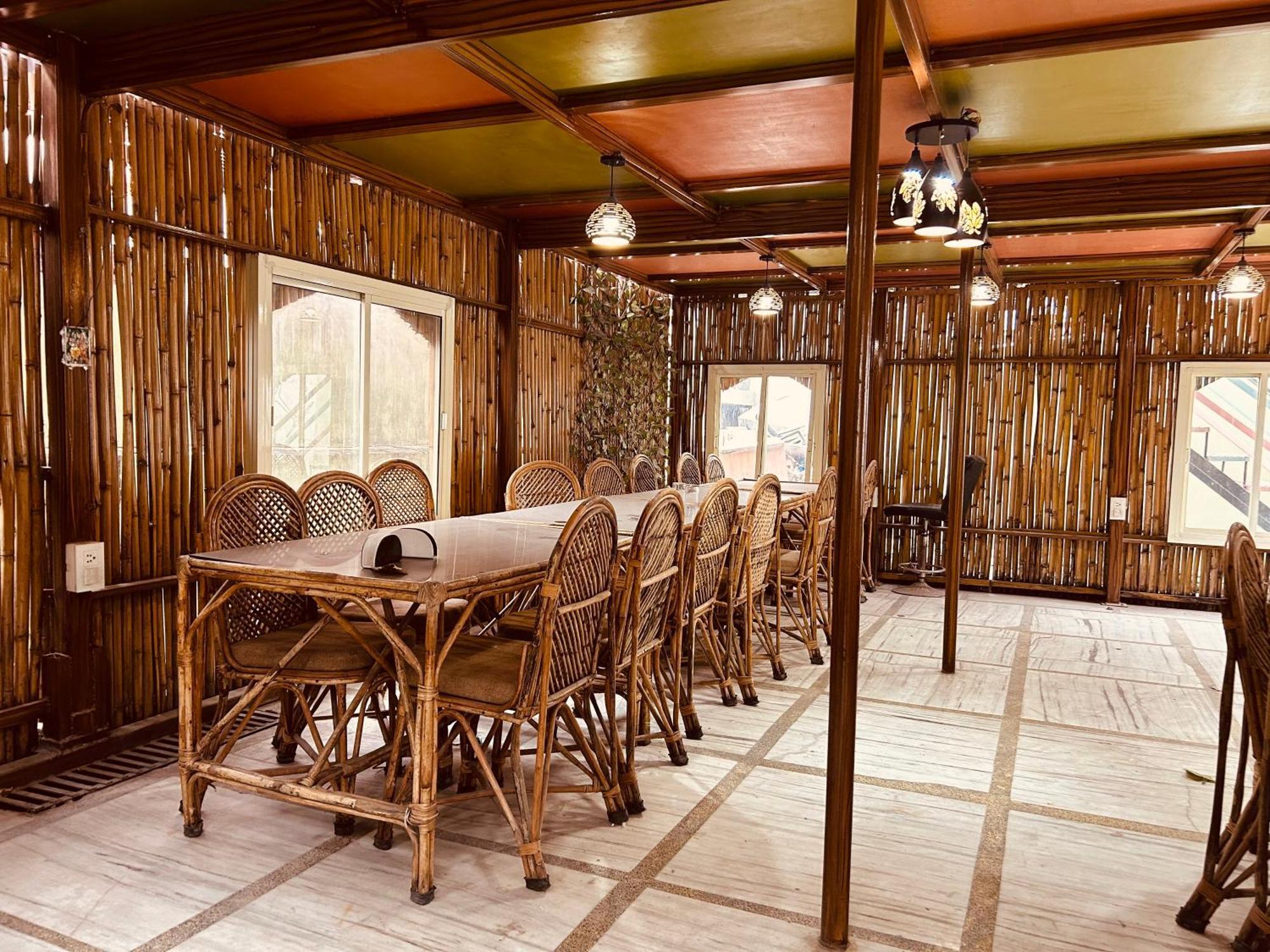 The For You Hotel & Restaurant Rishīkesh Exterior foto